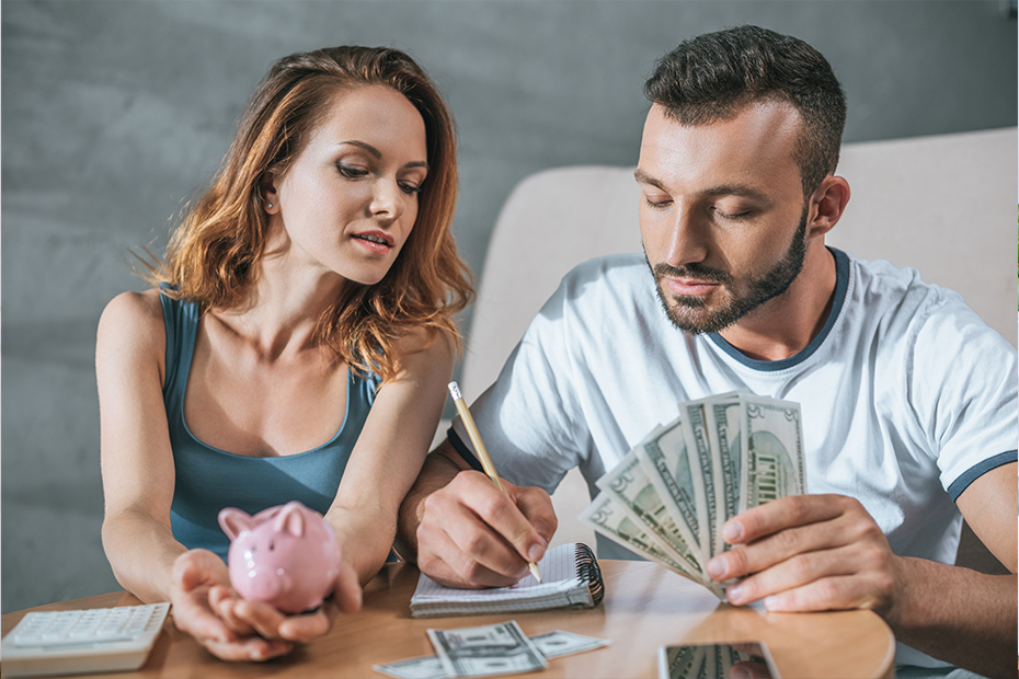 Desvende o Potencial da sua Vida e Negócios com a Consultoria Financeira Personalizada 2 Transparência Financeira entre casal, dividindo as despesas juntos