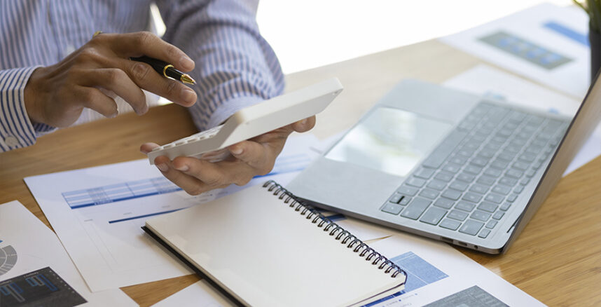 Consultoria Financeira para Profissionais da Saúde - Ajustando as Contas Após as Férias Consultoria Financeira para Profissionais da Saude Ajustando as Contas Apos as Ferias