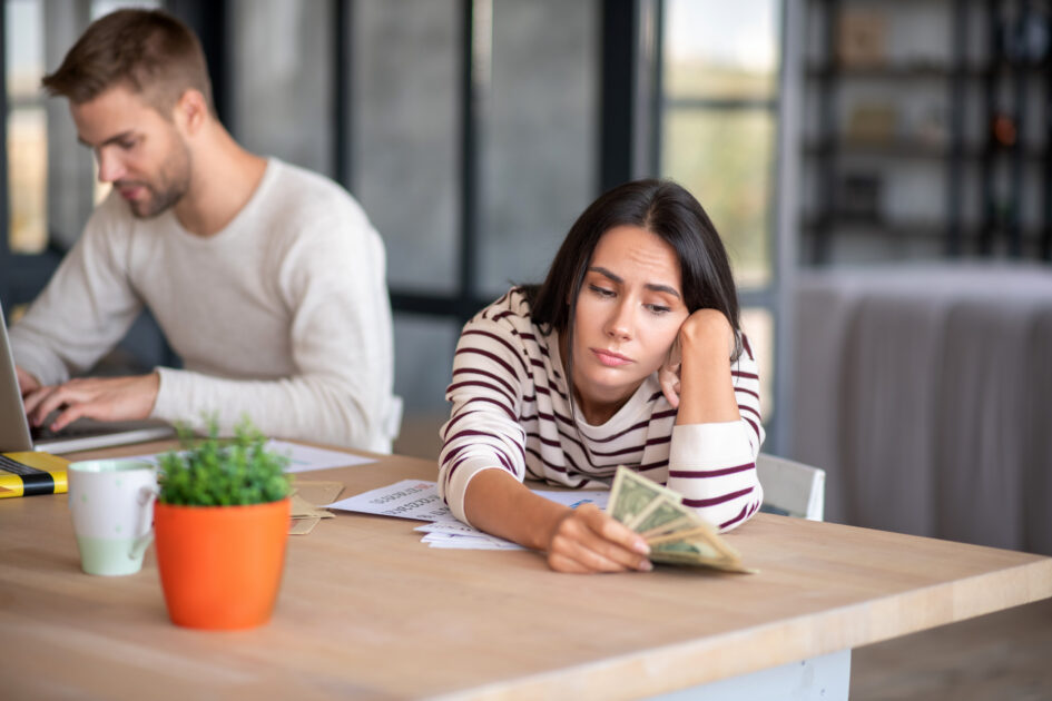 Por que pessoas inteligentes falham no controle e planejamento pessoal ou familiar? 1 Controle e planejamento financeiro familiar frustrando pessoas inteligentes